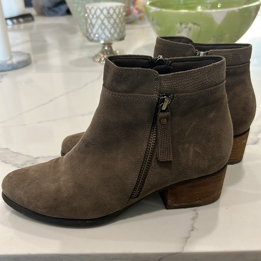 Blondo Isaac Water Proof Dark Taupe Ankle Boots Sizec 71/2 M